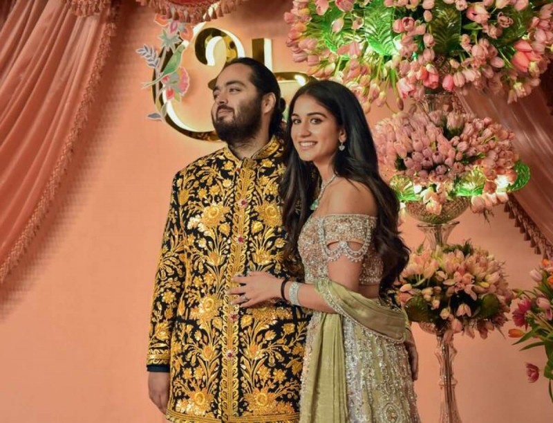 «Свадьба века»: бракосочетание сына обошлось богатейшему человеку Индии в $600 млн «Свадьба века»: бракосочетание сына обошлось богатейшему человеку Индии в $600 млн