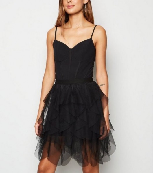 Модные образы весна-лето 2023: фото летних образов для женщин