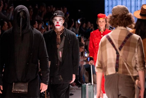 Московская Неделя моды 2024: Обзор коллекций и трендов Московская Неделя моды 2024: Обзор коллекций и трендов