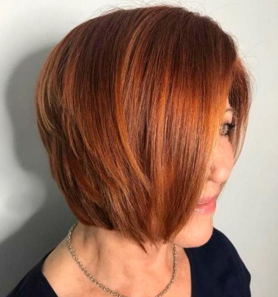 Окрашивание волос, которое молодит: правила, оттенки и модные техники Окрашивание волос, которое молодит: правила, оттенки и модные техники