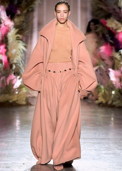 Итальянская мода для женщин: коллекция Genny 2024-2025 Итальянская мода для женщин: коллекция Genny 2024-2025