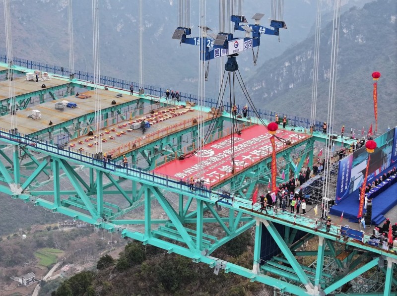 Скоро откроется самый высокий мост в мире. Где он находится?